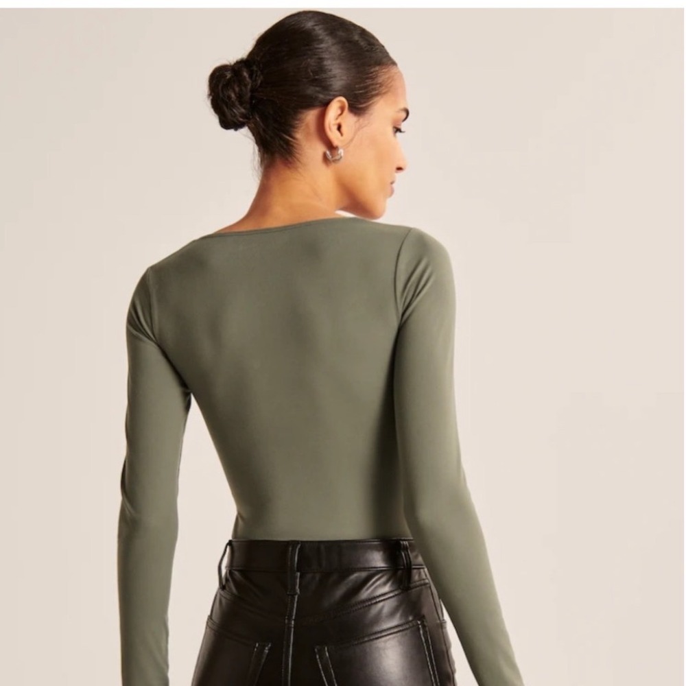 Abercrombie & Fitch Soft A&F Long Sleeve Cutout Twist Bodice Bodysuit Olive S - Picture 2 of 9